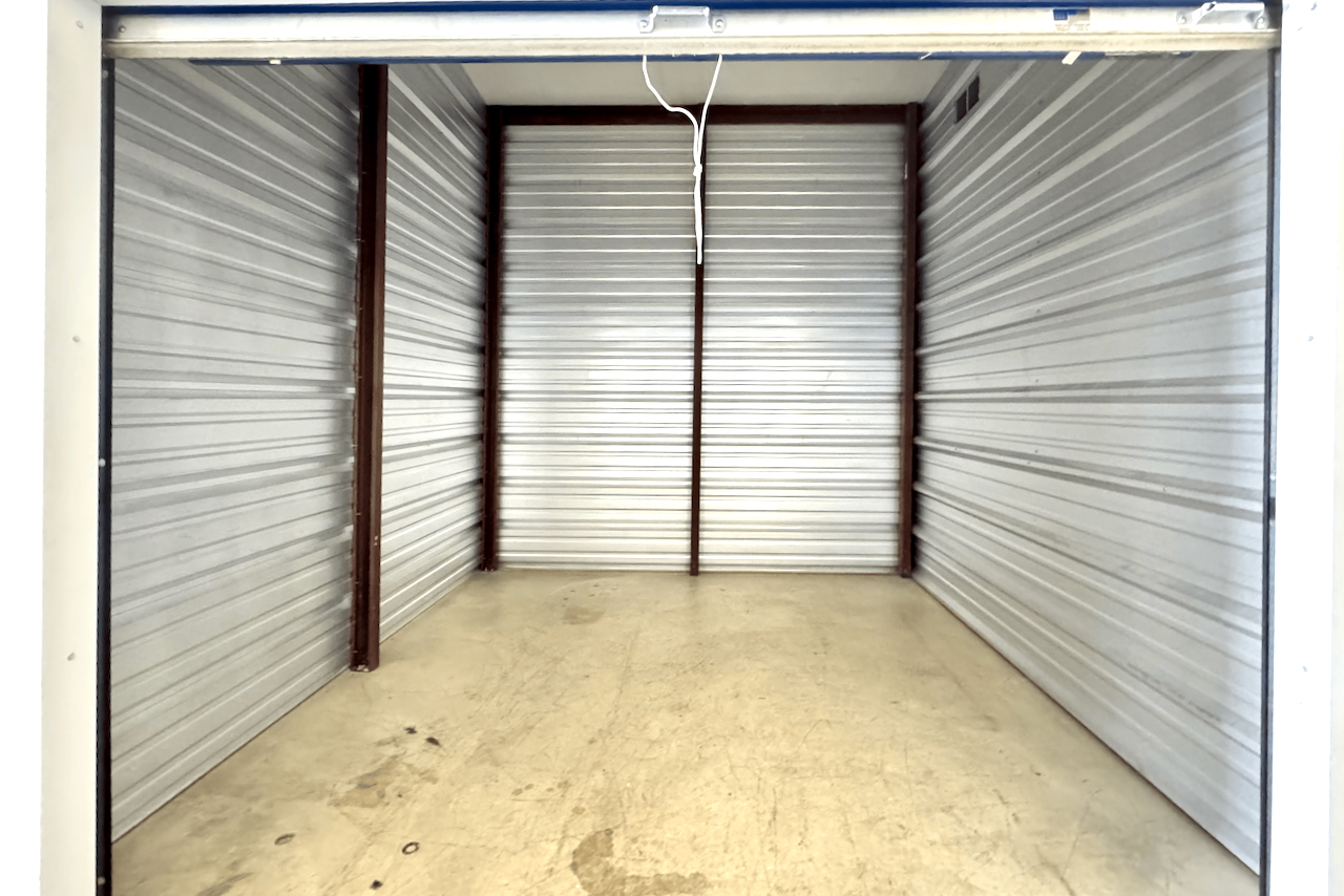 Clean drive-up storage in Bishopville Maryland 21813